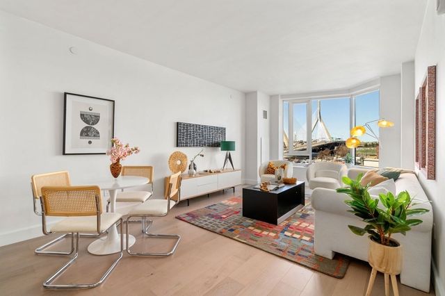 100 Lovejoy Wharf 5H, Boston, MA 02205