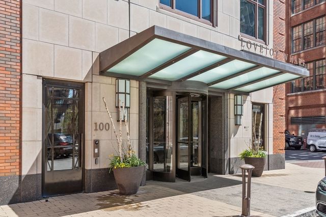 100 Lovejoy Wharf 5H, Boston, MA 02205