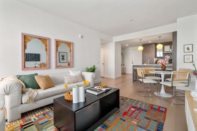 100 Lovejoy Wharf 5H, Boston, MA 02205