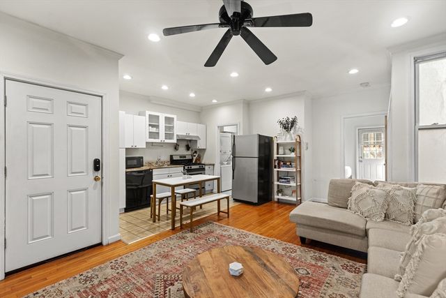 245 W 5th St 2, Boston, MA 02127