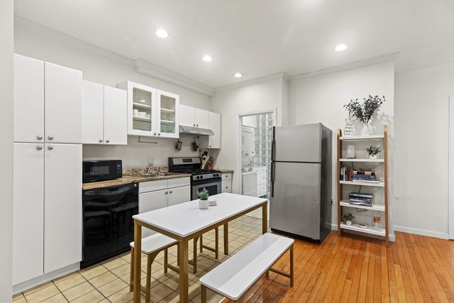 245 W 5th St 2, Boston, MA 02127