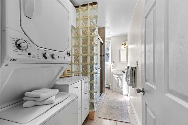 245 W 5th St 2, Boston, MA 02127