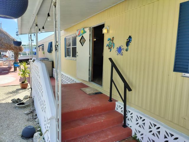 W 206 2Nd Court, Key Largo, FL 33037
