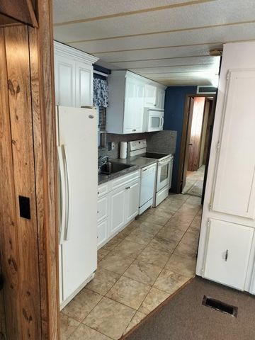 W 206 2Nd Court, Key Largo, FL 33037