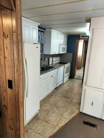 W 206 2Nd Court, Key Largo, FL 33037