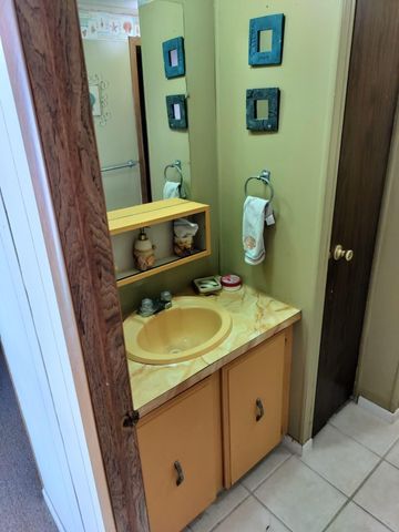 W 206 2Nd Court, Key Largo, FL 33037