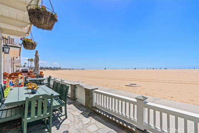 522 W Oceanfront, Newport Beach, CA 92661