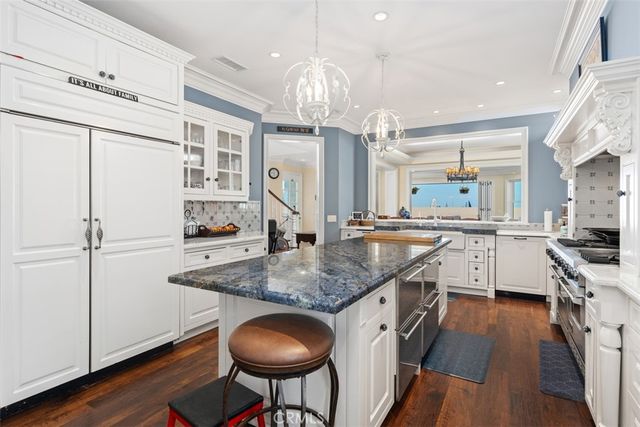 522 W Oceanfront, Newport Beach, CA 92661