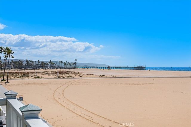 522 W Oceanfront, Newport Beach, CA 92661
