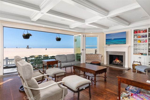 522 W Oceanfront, Newport Beach, CA 92661