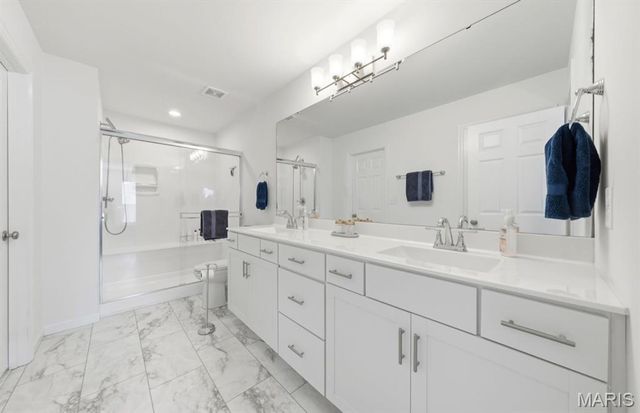 2131 Central Park Drive, Troy, MO 63379