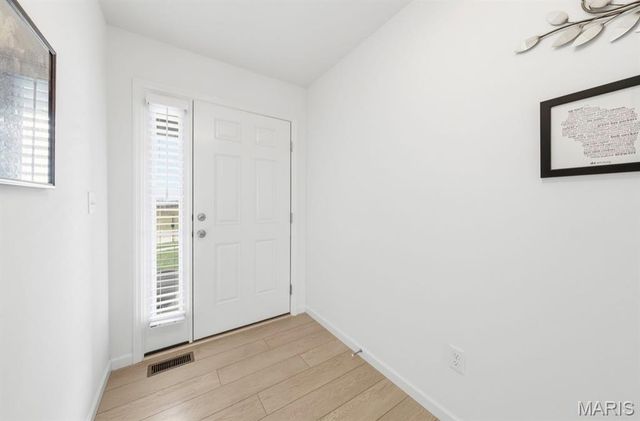 2131 Central Park Drive, Troy, MO 63379