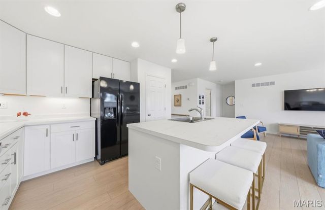 2131 Central Park Drive, Troy, MO 63379