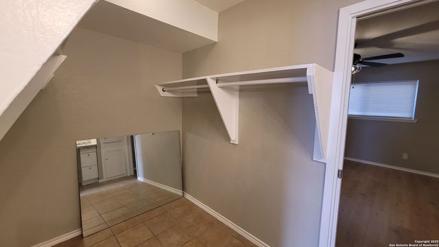 516 Gentleman Rd Apt 8, Balcones Heights, TX 78201
