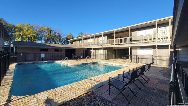 516 Gentleman Rd Apt 8, Balcones Heights, TX 78201