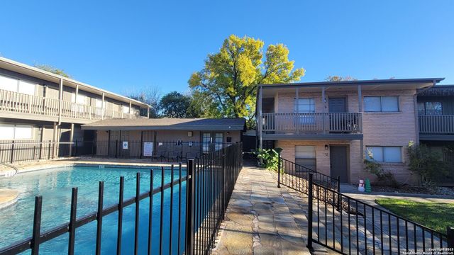 516 Gentleman Rd Apt 8, Balcones Heights, TX 78201