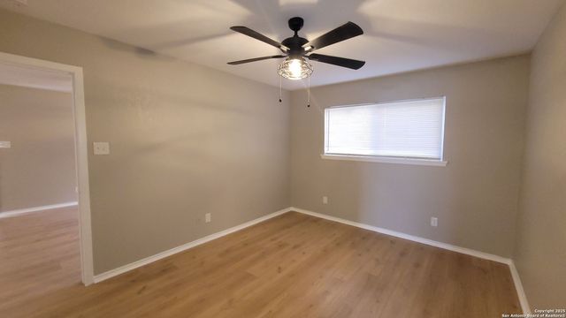 516 Gentleman Rd Apt 8, Balcones Heights, TX 78201
