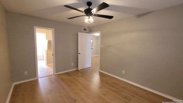 516 Gentleman Rd Apt 8, Balcones Heights, TX 78201