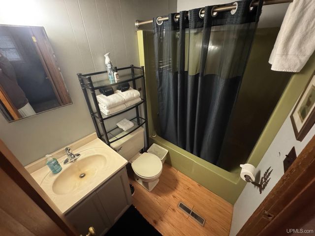 6166 E Snow Strasse Lane, Ironwood, MI 49938