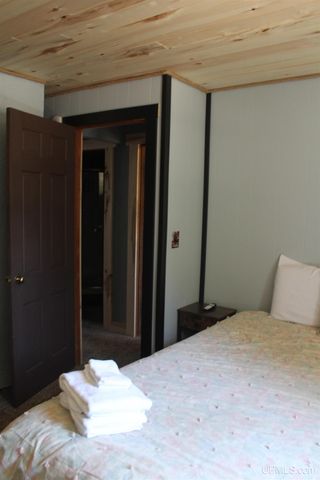 6166 E Snow Strasse Lane, Ironwood, MI 49938