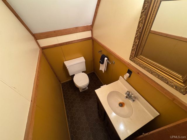 6166 E Snow Strasse Lane, Ironwood, MI 49938