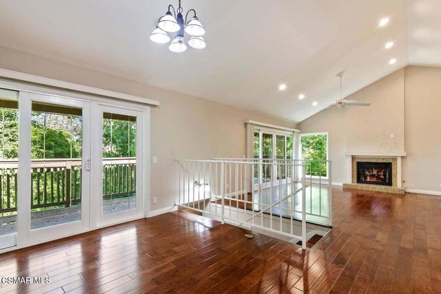 12 Sparrowhawk Lane, Oak Park, CA 91377