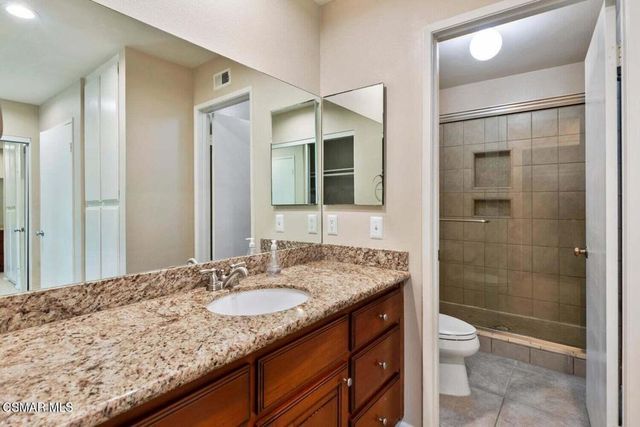 12 Sparrowhawk Lane, Oak Park, CA 91377
