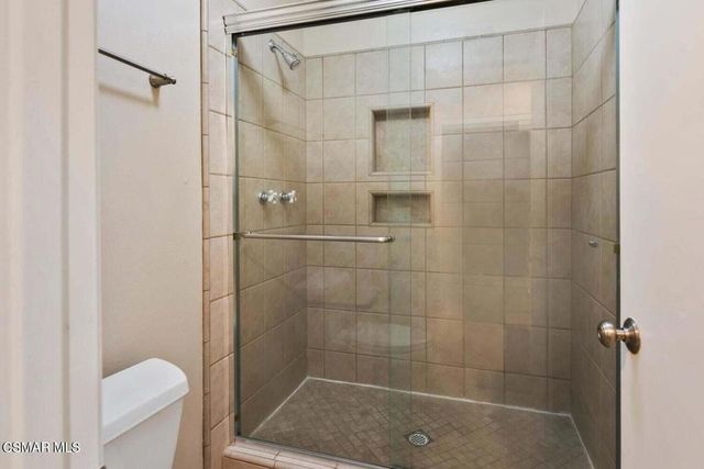 12 Sparrowhawk Lane, Oak Park, CA 91377