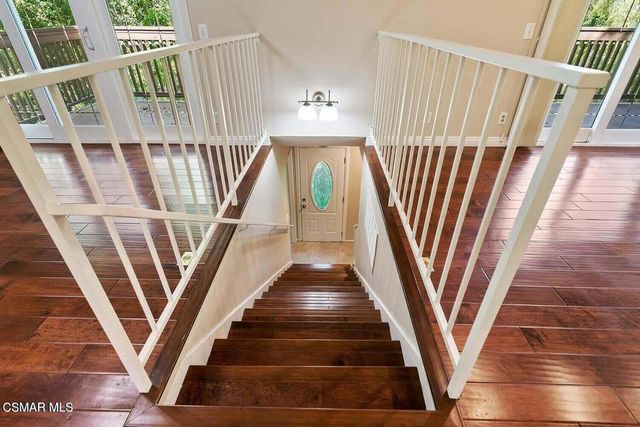 12 Sparrowhawk Lane, Oak Park, CA 91377