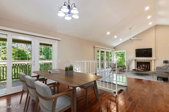12 Sparrowhawk Lane, Oak Park, CA 91377