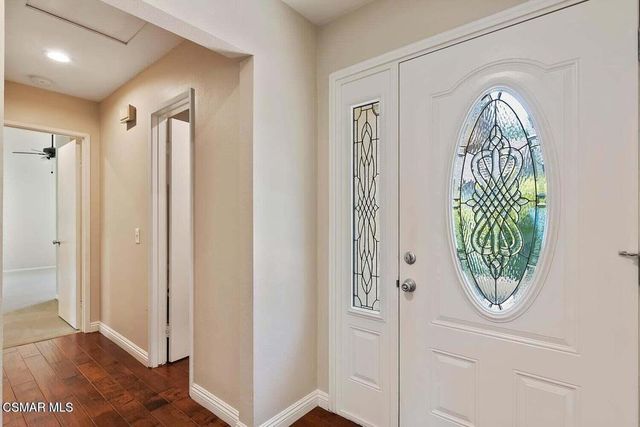 12 Sparrowhawk Lane, Oak Park, CA 91377