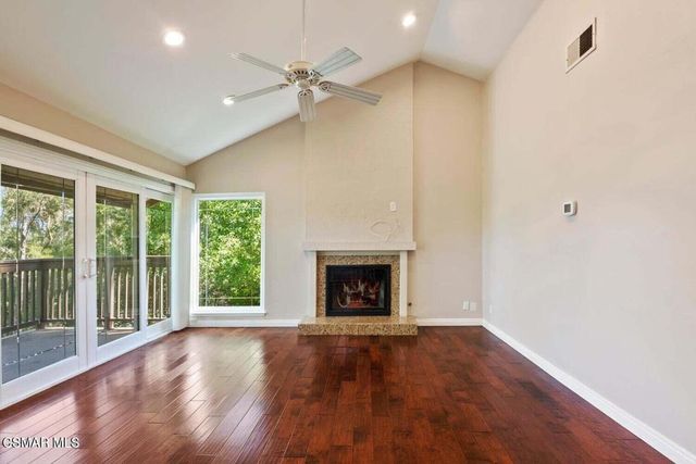 12 Sparrowhawk Lane, Oak Park, CA 91377