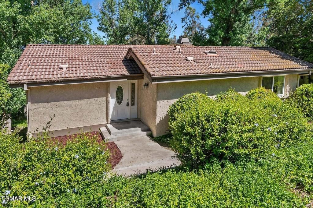 12 Sparrowhawk Lane, Oak Park, CA 91377