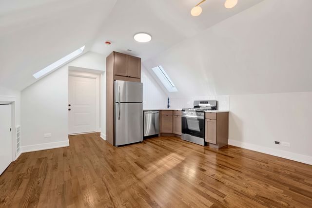 3300 W Pershing Road 3R, Chicago, IL 60632