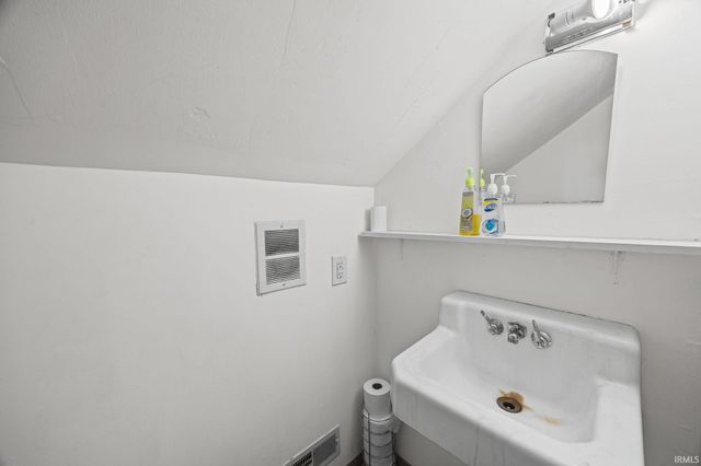 201 N Meadow Lane, Monticello, IN 47960