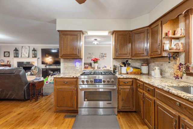 7422 Indian Creek Rd, Mc Ewen, TN 37101