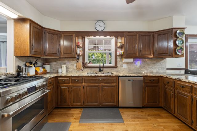7422 Indian Creek Rd, Mc Ewen, TN 37101