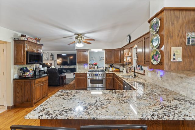 7422 Indian Creek Rd, Mc Ewen, TN 37101