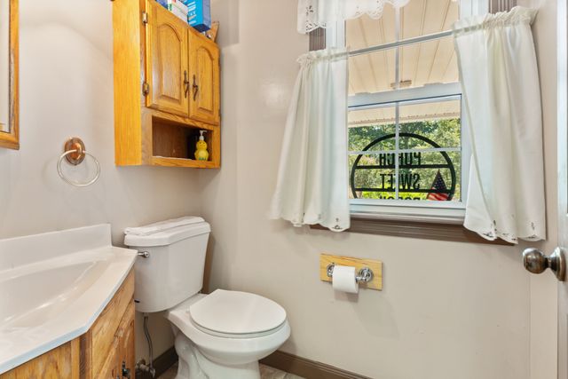 7422 Indian Creek Rd, Mc Ewen, TN 37101