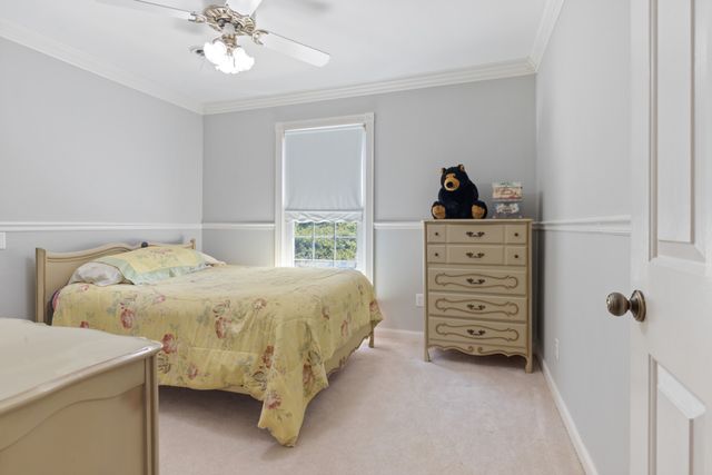7422 Indian Creek Rd, Mc Ewen, TN 37101