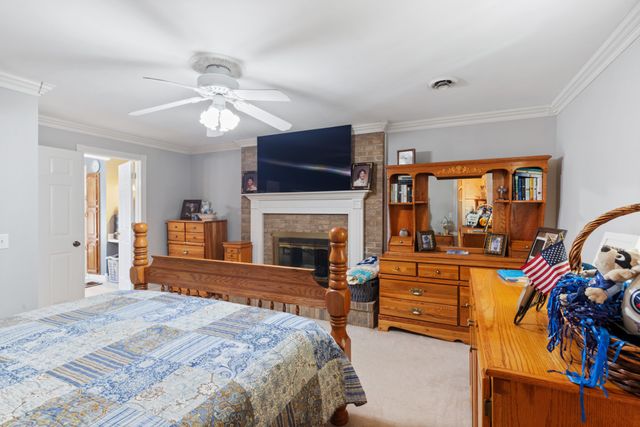 7422 Indian Creek Rd, Mc Ewen, TN 37101