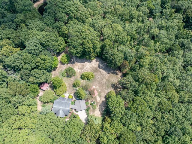 7422 Indian Creek Rd, Mc Ewen, TN 37101