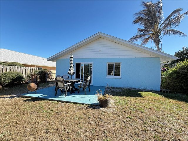 828 E 23RD AVENUE, New Smyrna Beach, FL 32169