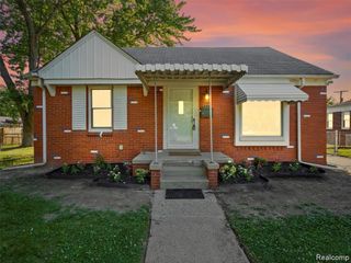 6555 Merriman Road, Garden City, MI 48135