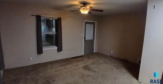 401 E 12th Ave Avenue, Mitchell, SD 57301