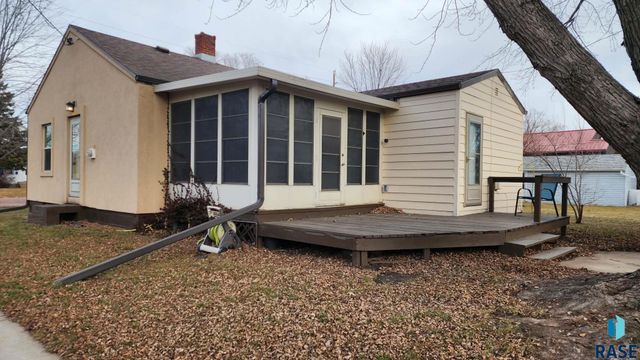 401 E 12th Ave Avenue, Mitchell, SD 57301