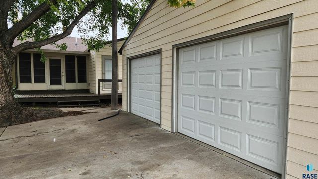 401 E 12th Ave Avenue, Mitchell, SD 57301