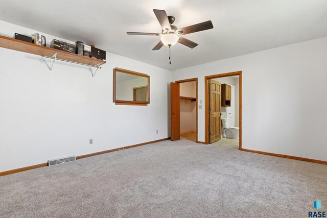 401 E 12th Ave Avenue, Mitchell, SD 57301