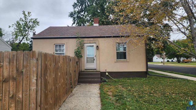 401 E 12th Ave Avenue, Mitchell, SD 57301