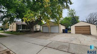 401 E 12th Ave Avenue, Mitchell, SD 57301